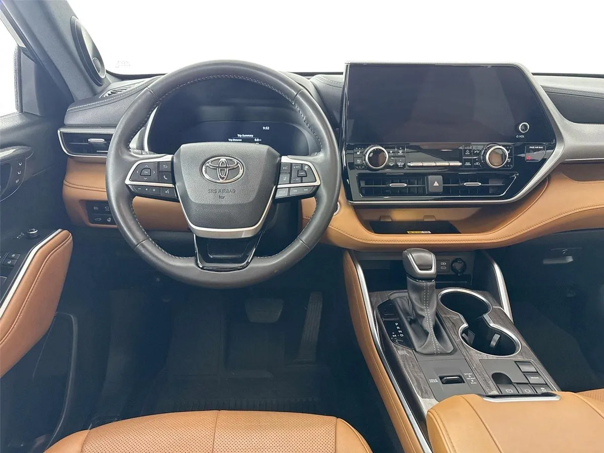 2024 Toyota Highlander Platinum thumbnail 33
