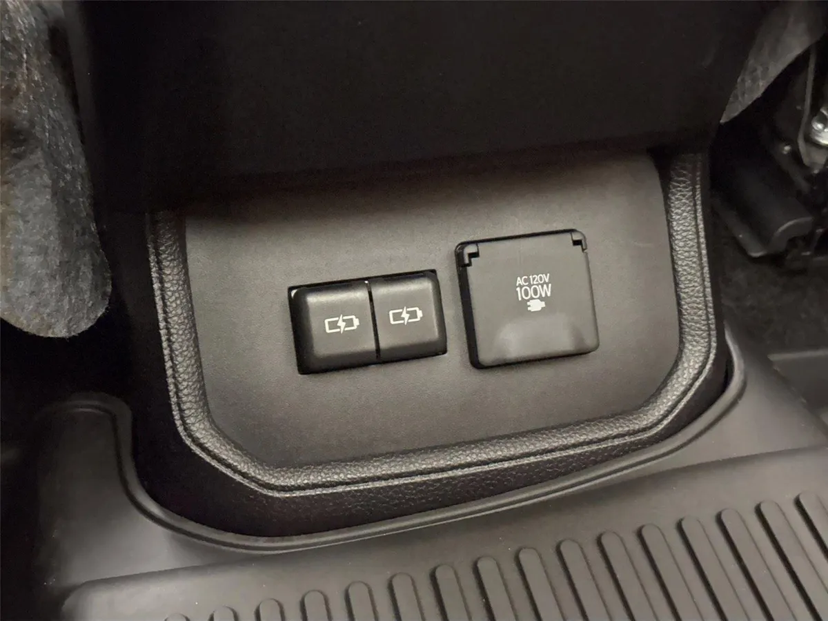 2024 Toyota Highlander Platinum thumbnail 40