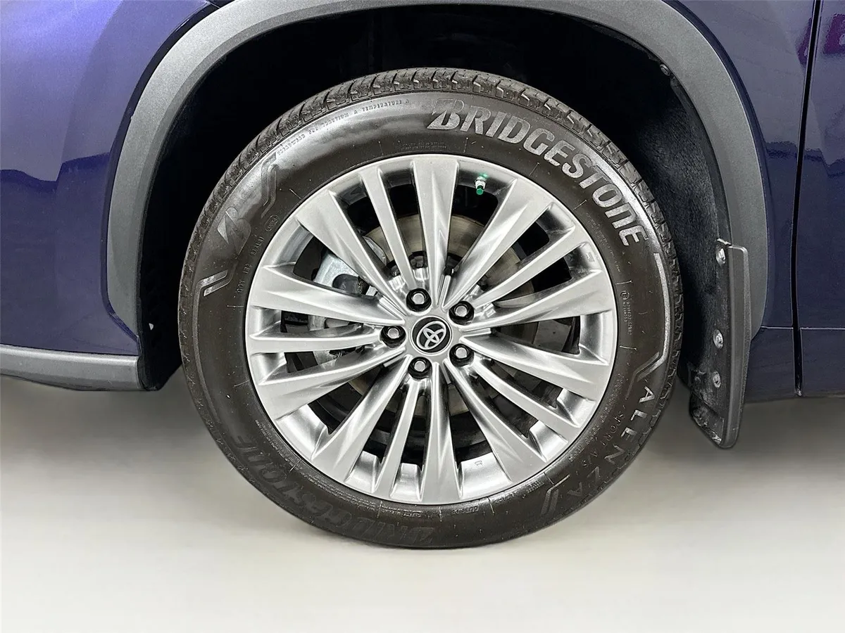 2024 Toyota Highlander Platinum thumbnail 48