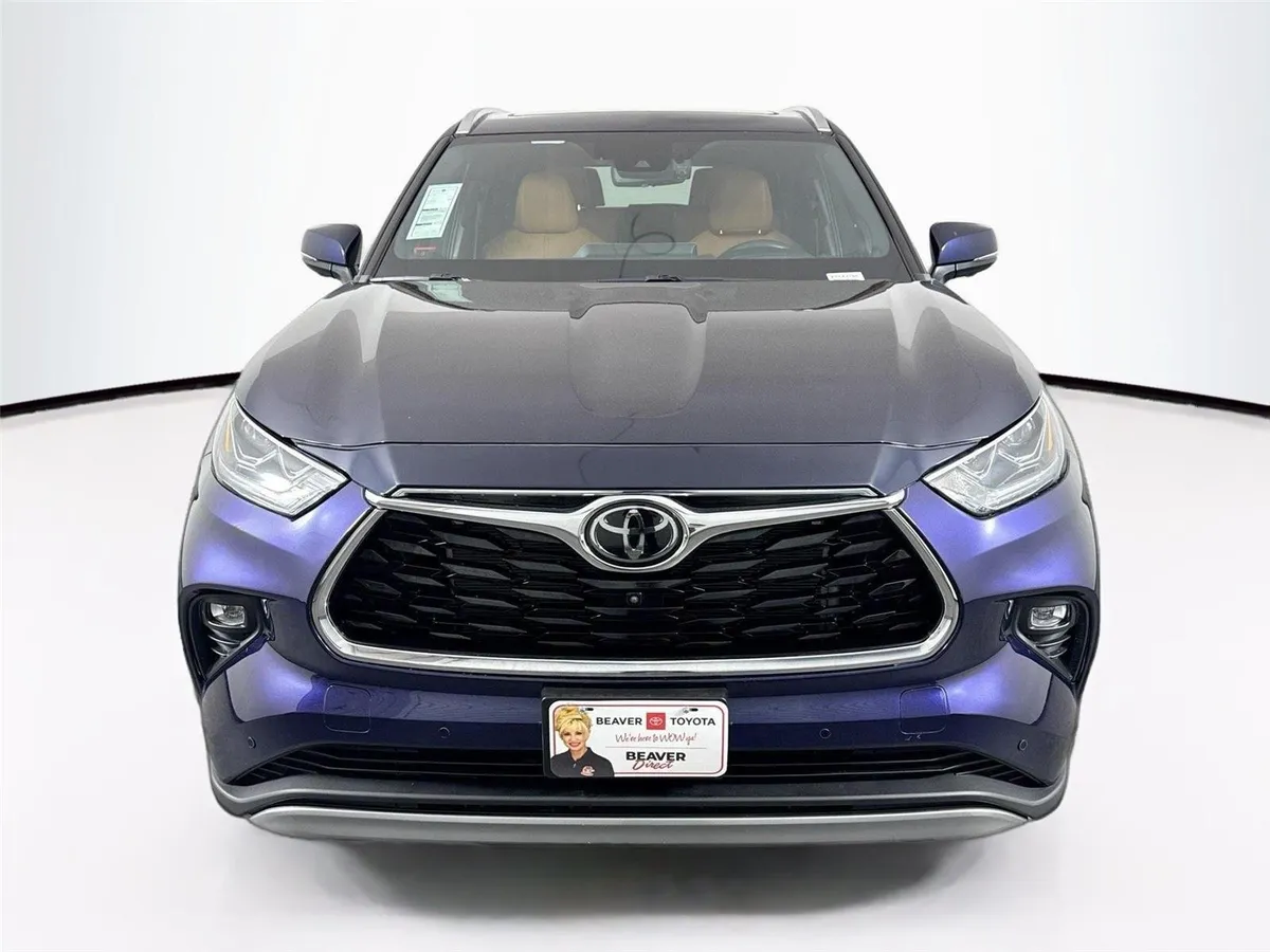 2024 Toyota Highlander Platinum thumbnail 9