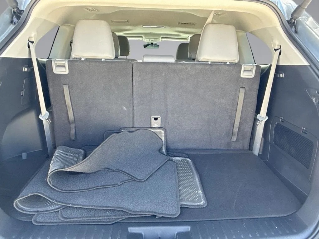 2024 Toyota Highlander XLE thumbnail 13