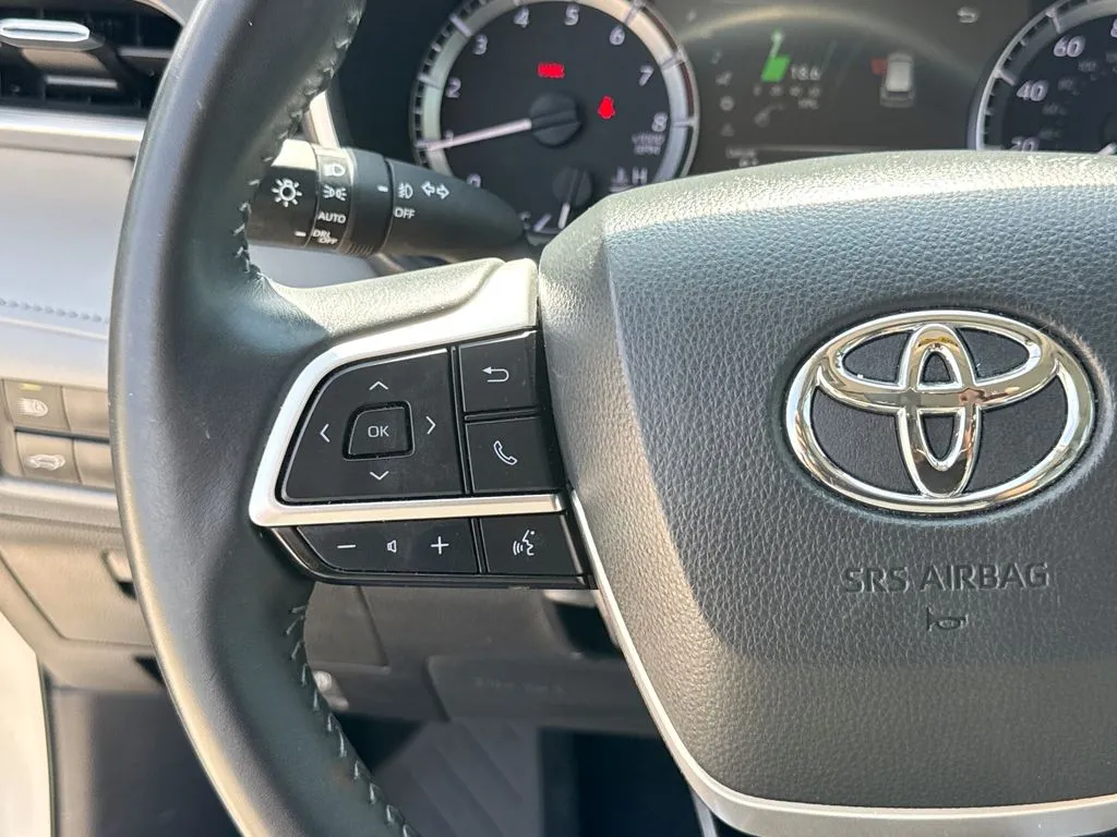 2024 Toyota Highlander XLE thumbnail 26