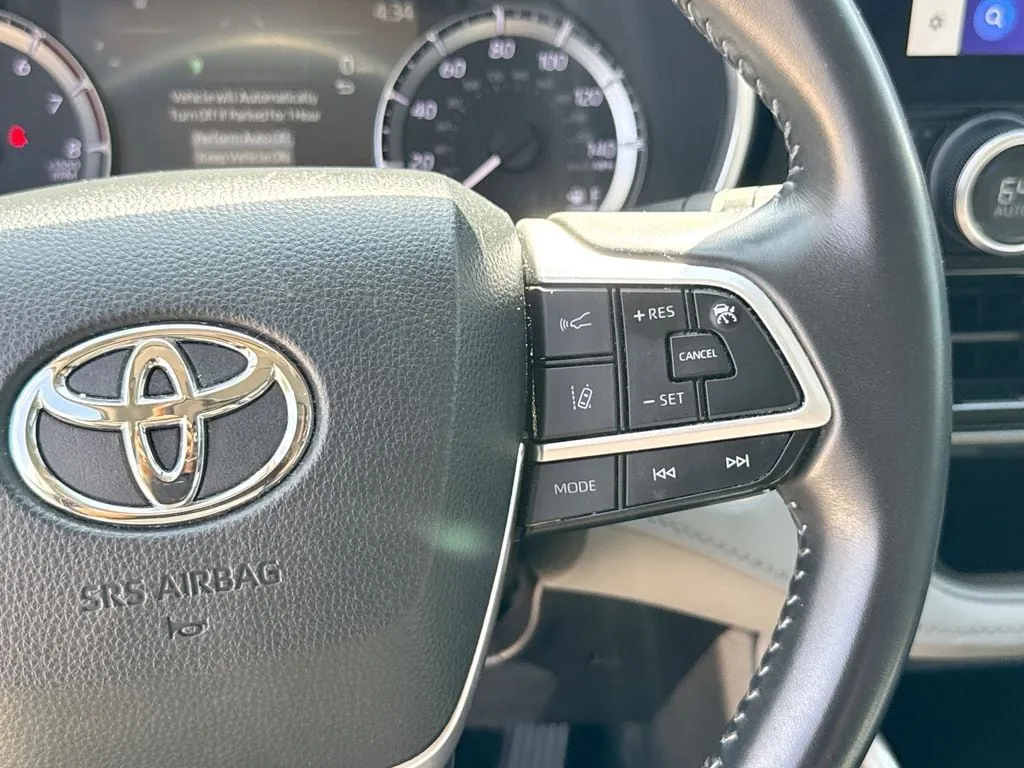 2024 Toyota Highlander XLE thumbnail 27