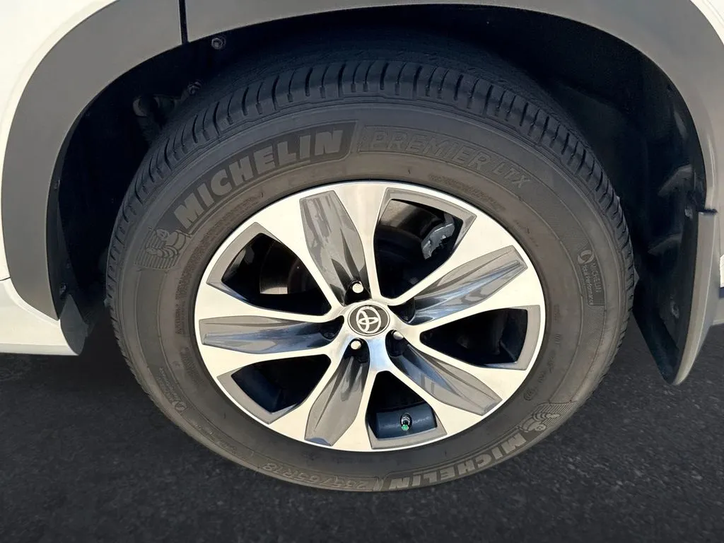 2024 Toyota Highlander XLE thumbnail 31