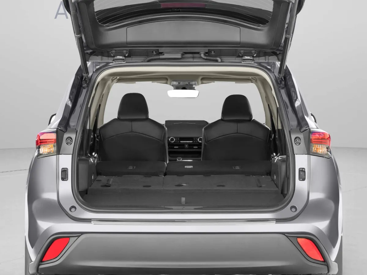 2024 Toyota Highlander XLE thumbnail 30