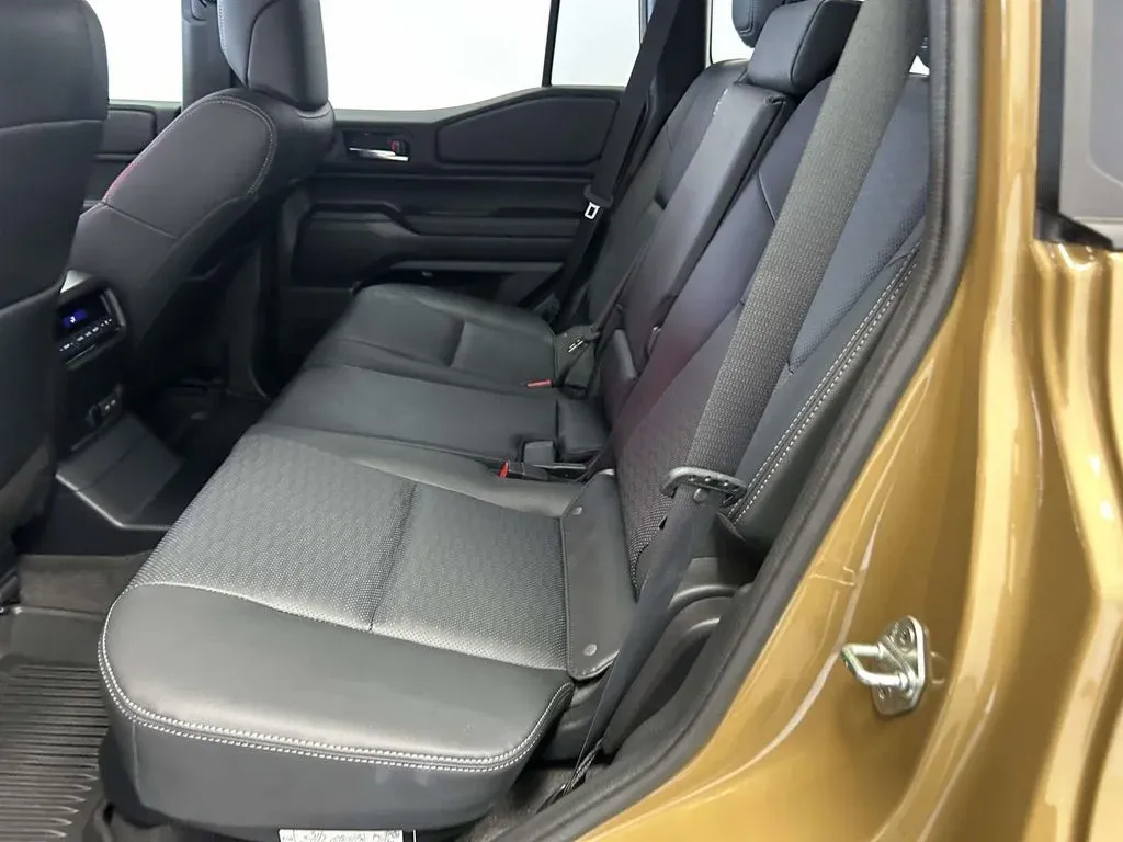 2024 Toyota Land Cruiser Base thumbnail 18