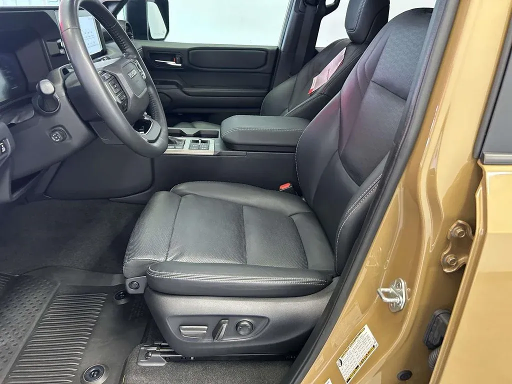 2024 Toyota Land Cruiser Base thumbnail 19
