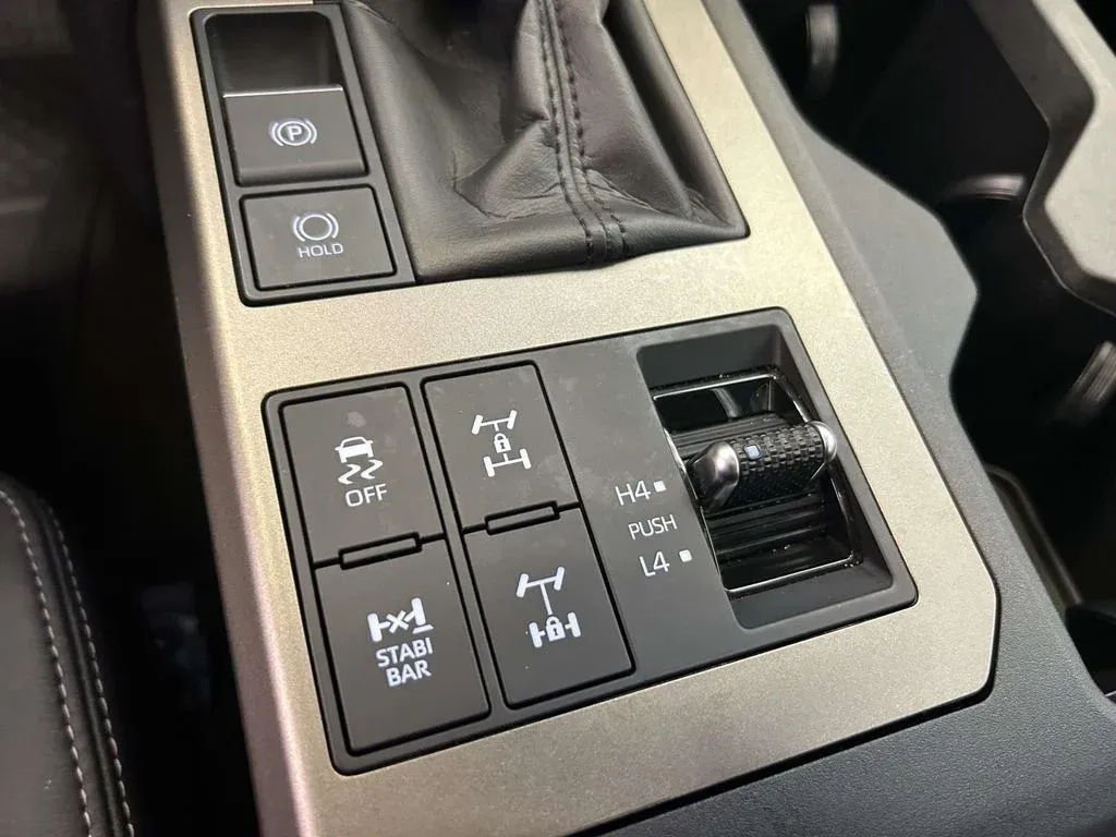 2024 Toyota Land Cruiser Base thumbnail 26
