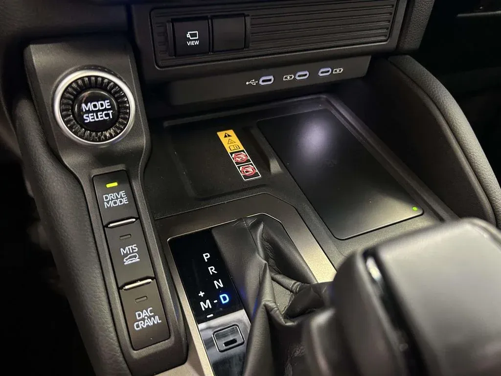 2024 Toyota Land Cruiser Base thumbnail 27