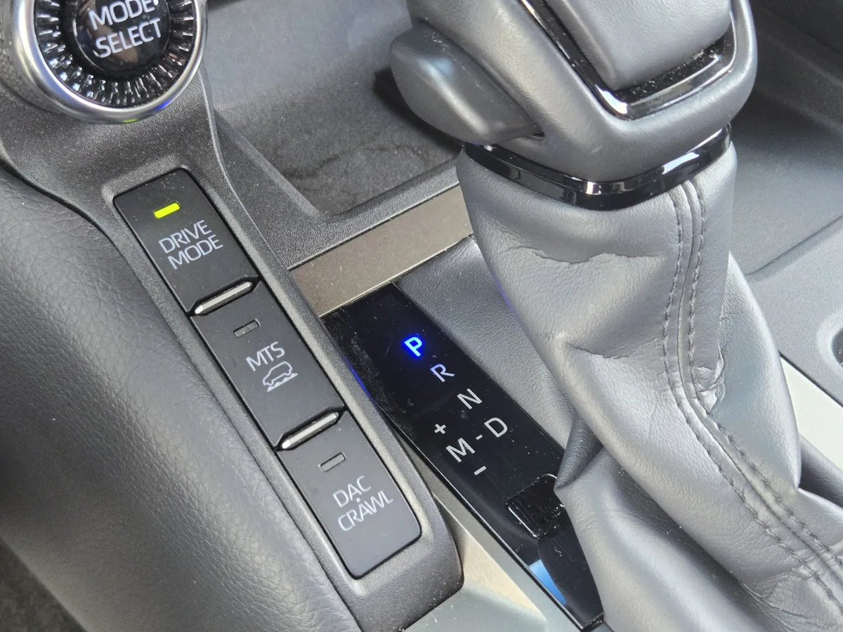 2024 Toyota Land Cruiser Base thumbnail 24
