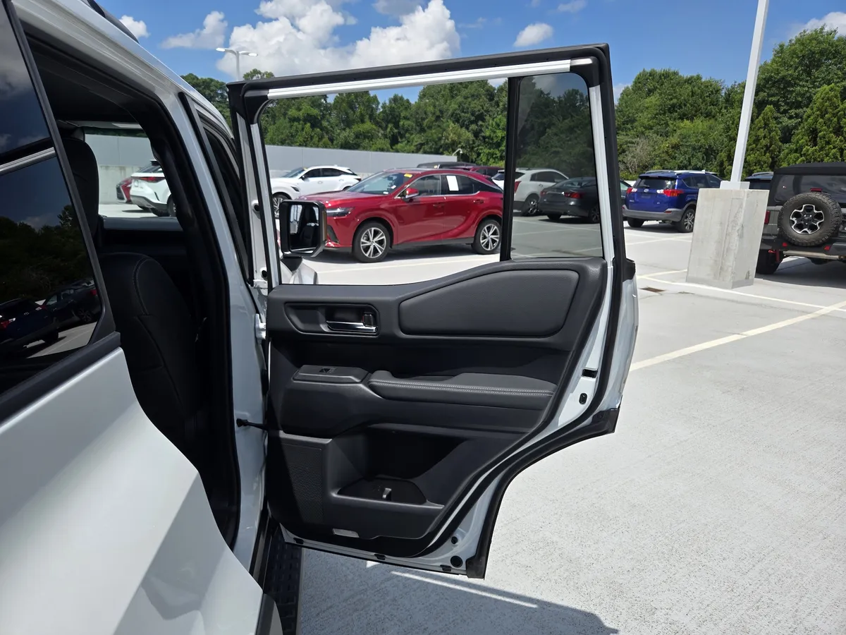 2024 Toyota Land Cruiser Base thumbnail 29