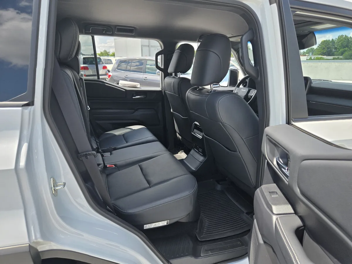 2024 Toyota Land Cruiser Base thumbnail 30
