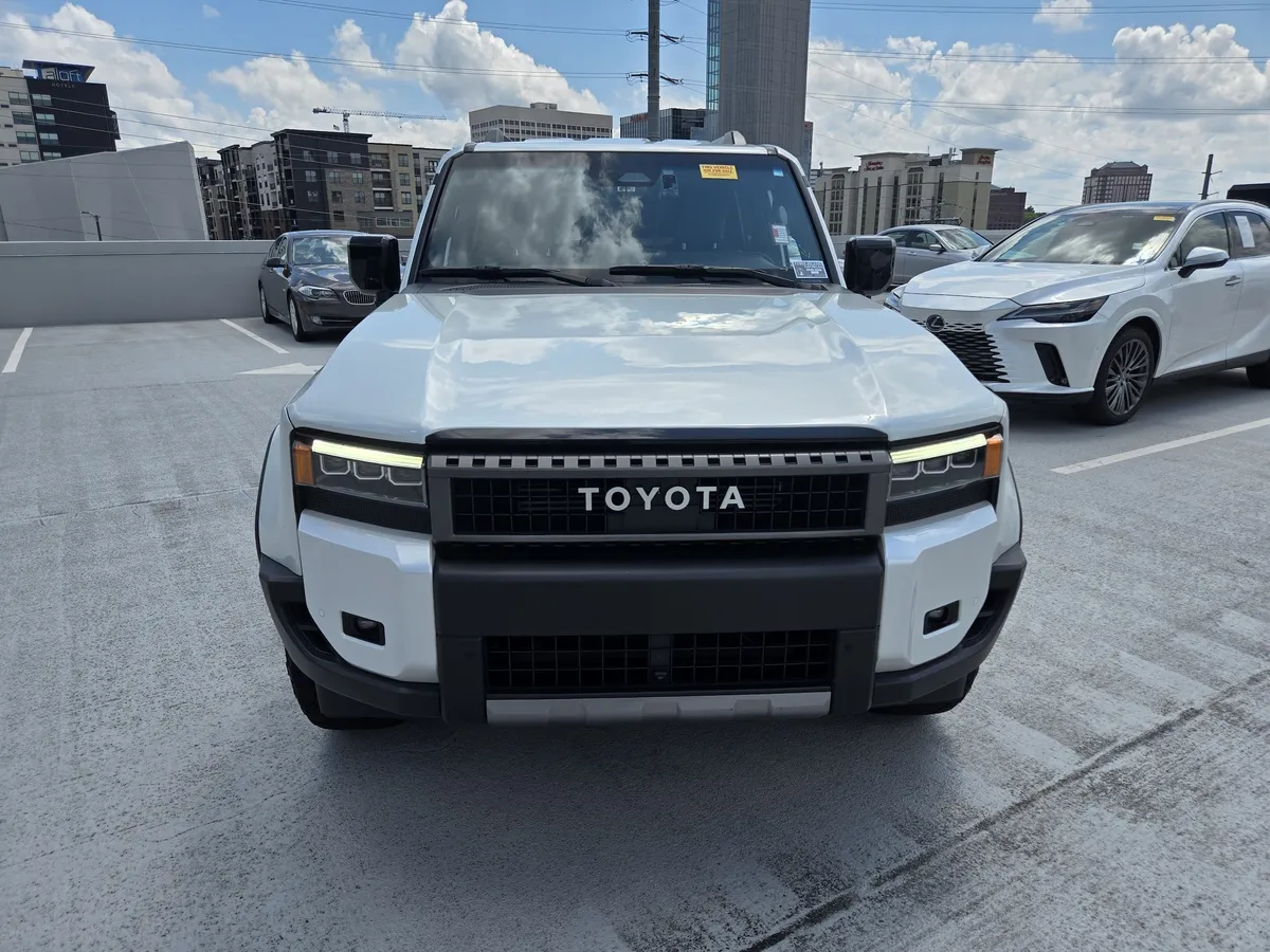 2024 Toyota Land Cruiser Base thumbnail 8