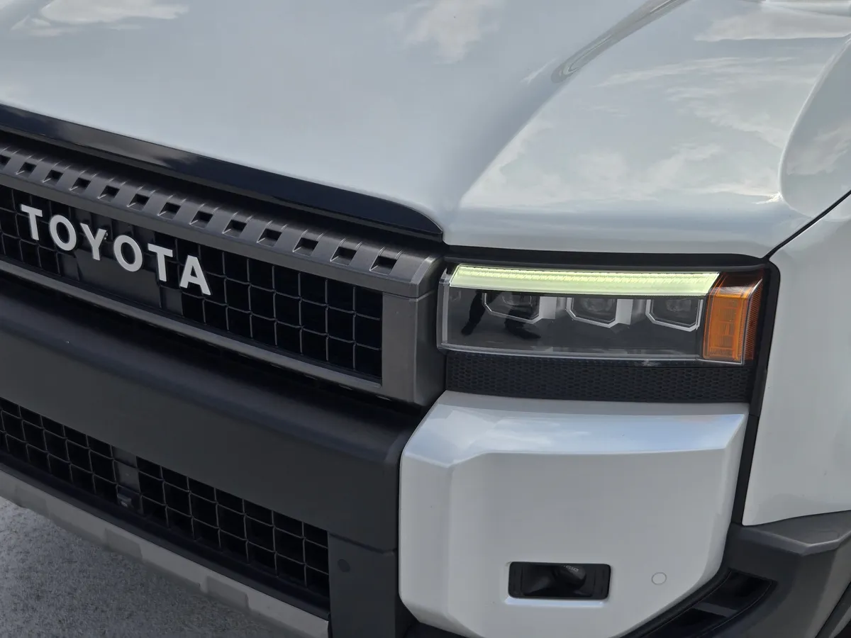 2024 Toyota Land Cruiser Base thumbnail 9
