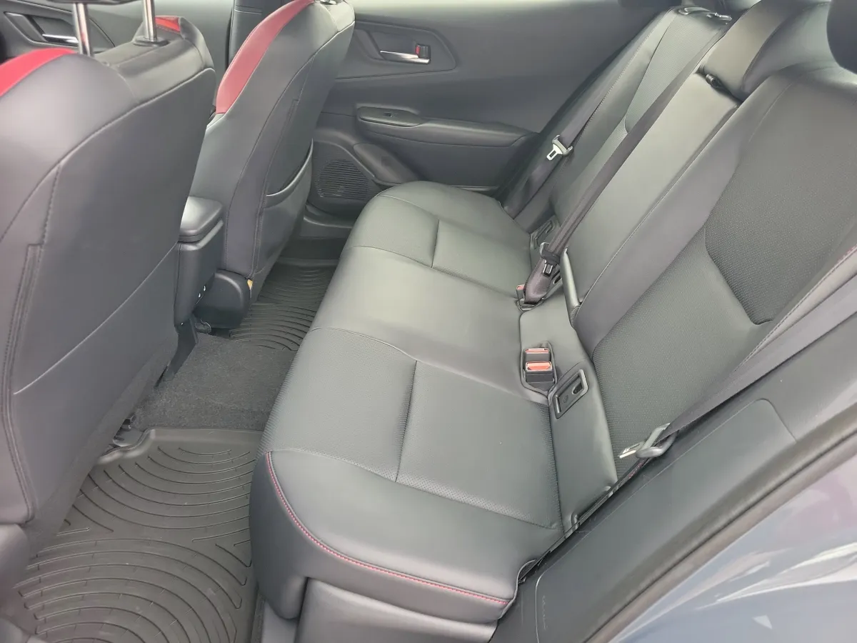 2024 Toyota Prius Prime XSE Premium thumbnail 10