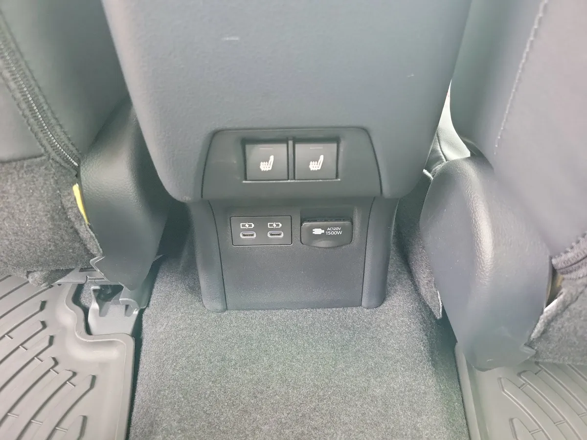 2024 Toyota Prius Prime XSE Premium thumbnail 11