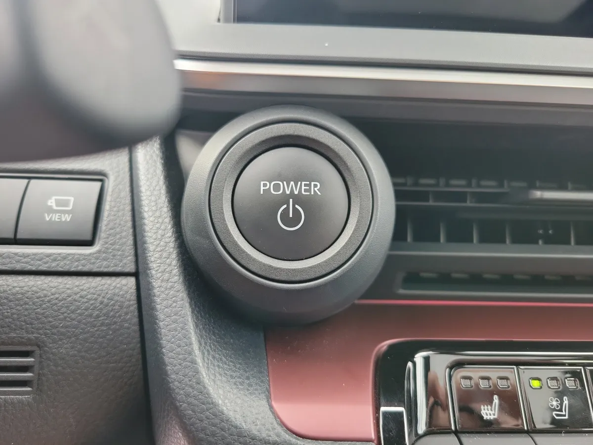 2024 Toyota Prius Prime XSE Premium thumbnail 16