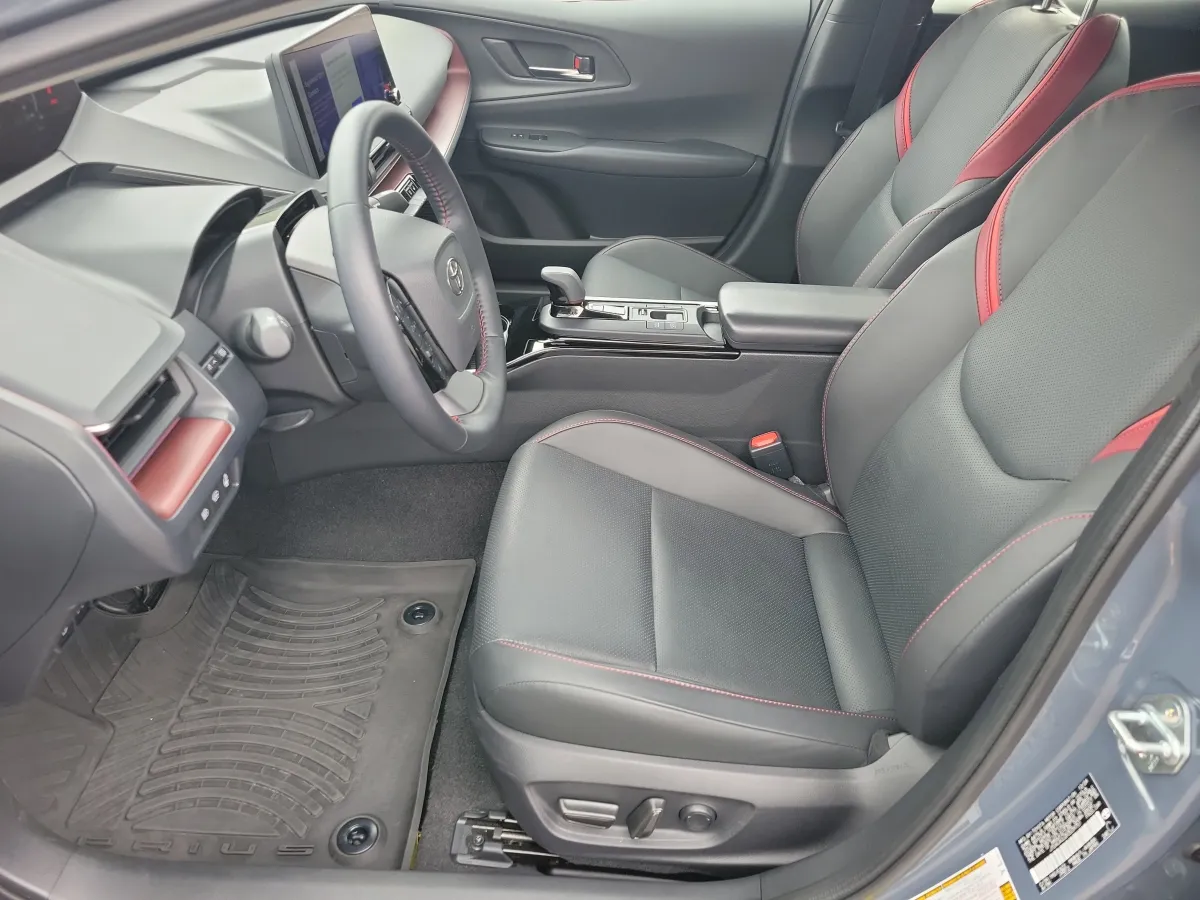 2024 Toyota Prius Prime XSE Premium thumbnail 5
