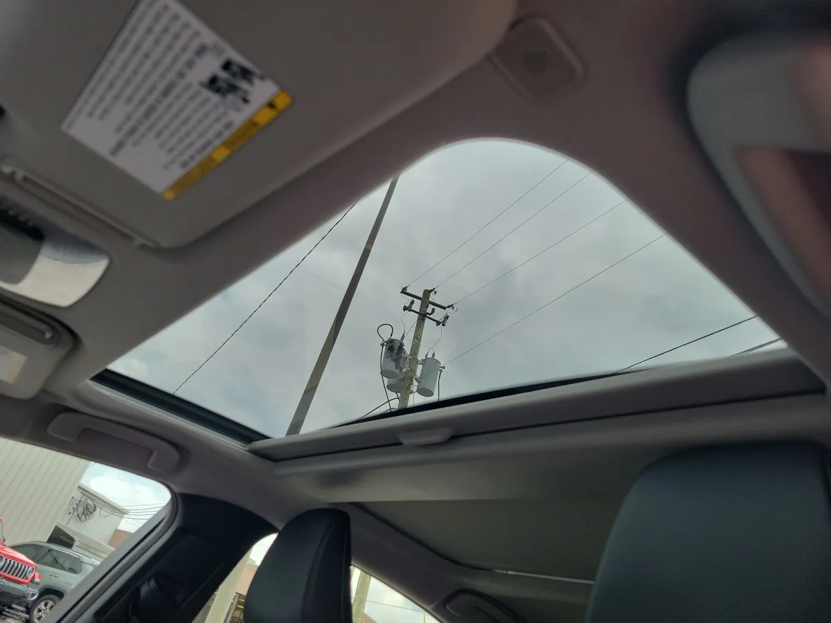 2024 Toyota Prius Prime XSE Premium thumbnail 9