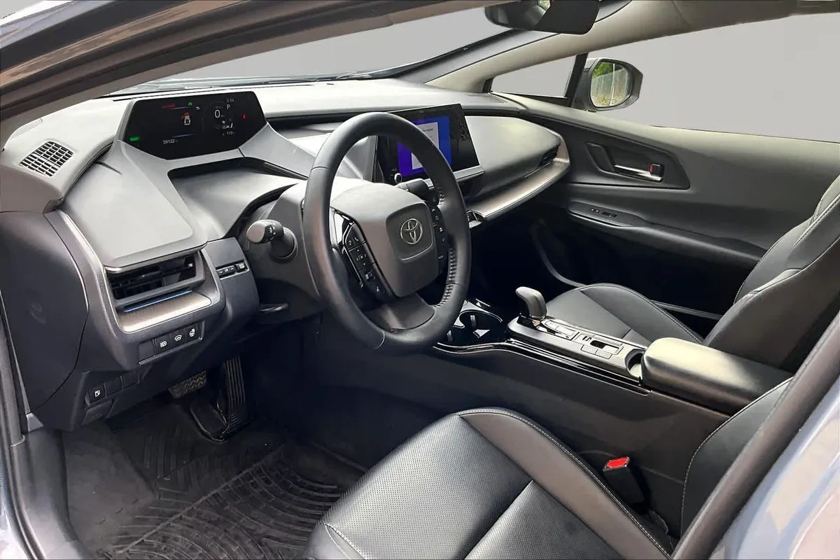 2024 Toyota Prius XLE thumbnail 18