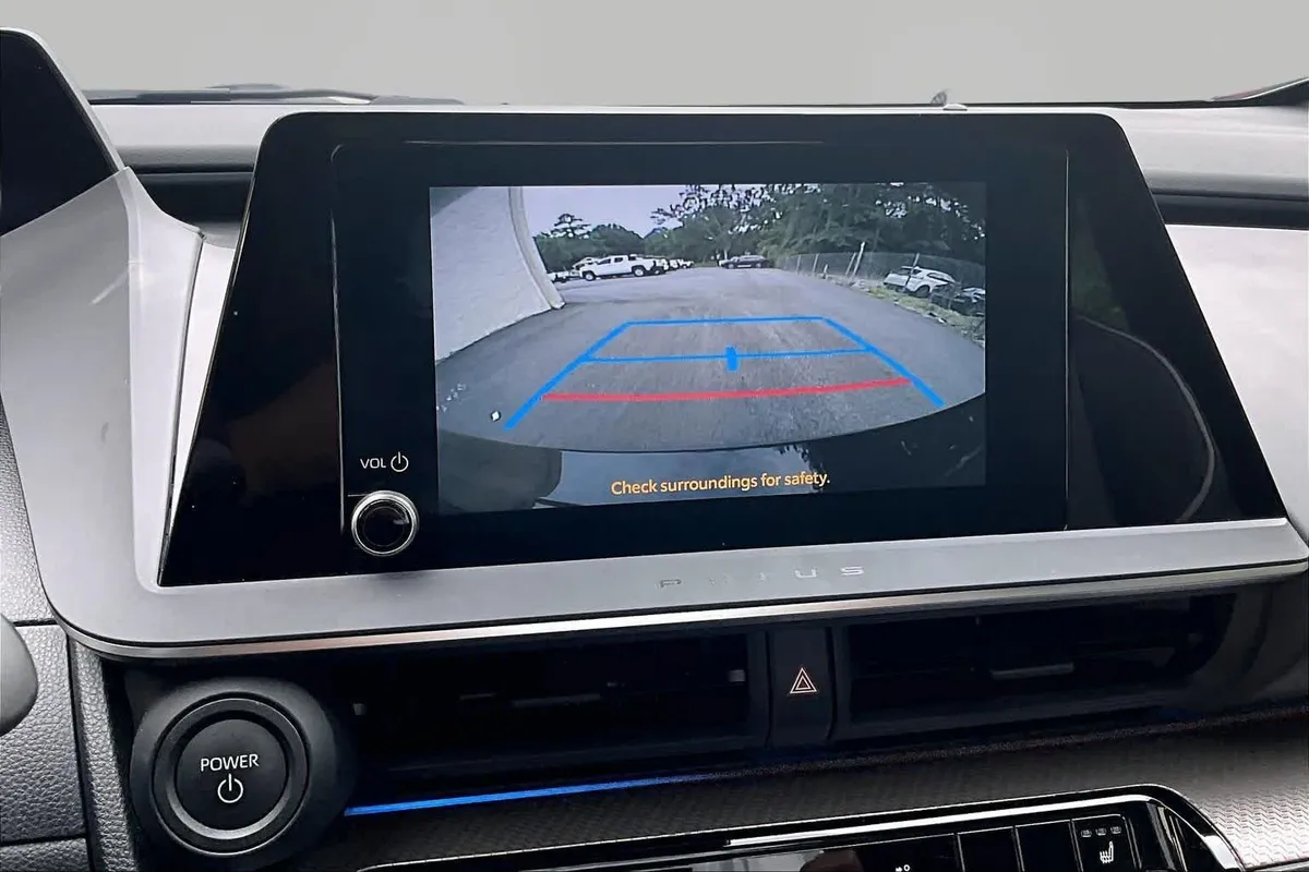 2024 Toyota Prius XLE thumbnail 27