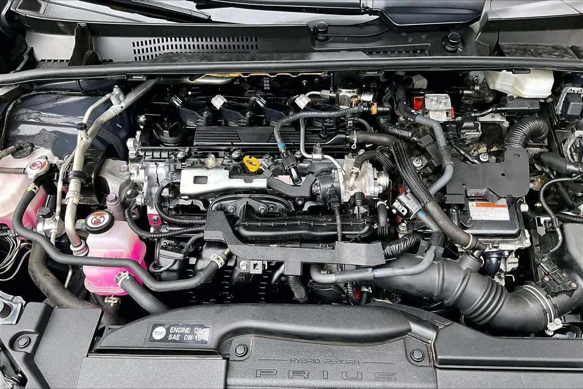 2024 Toyota Prius XLE thumbnail 32