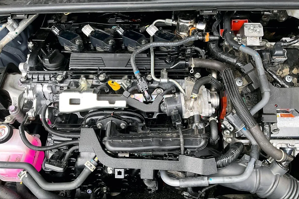 2024 Toyota Prius XLE thumbnail 33