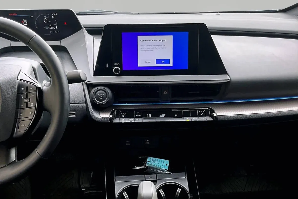 2024 Toyota Prius XLE thumbnail 7