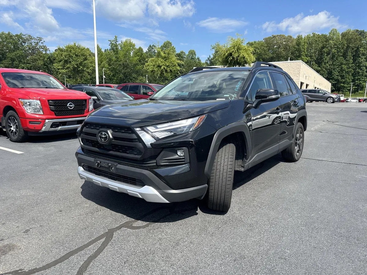 2024 Toyota RAV4 Adventure thumbnail 2