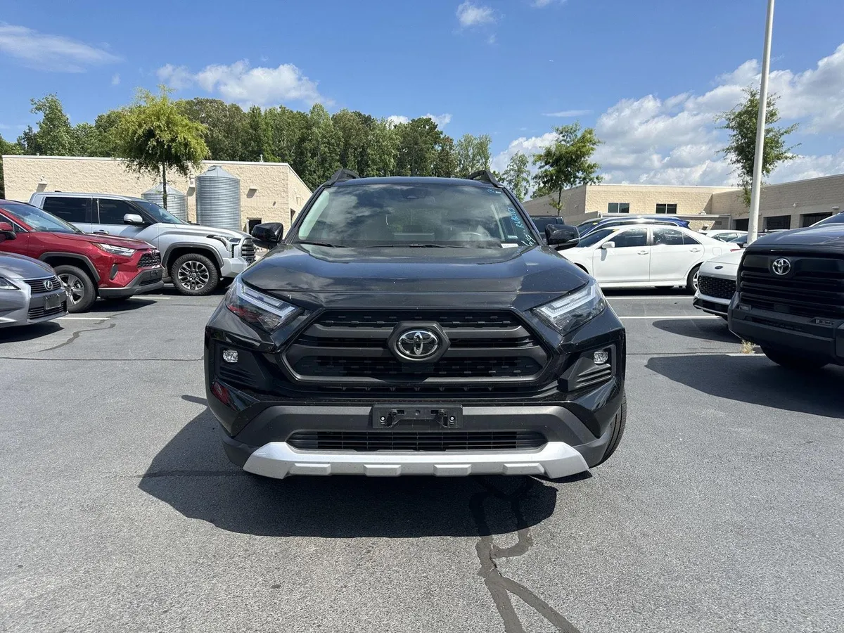 2024 Toyota RAV4 Adventure thumbnail 3