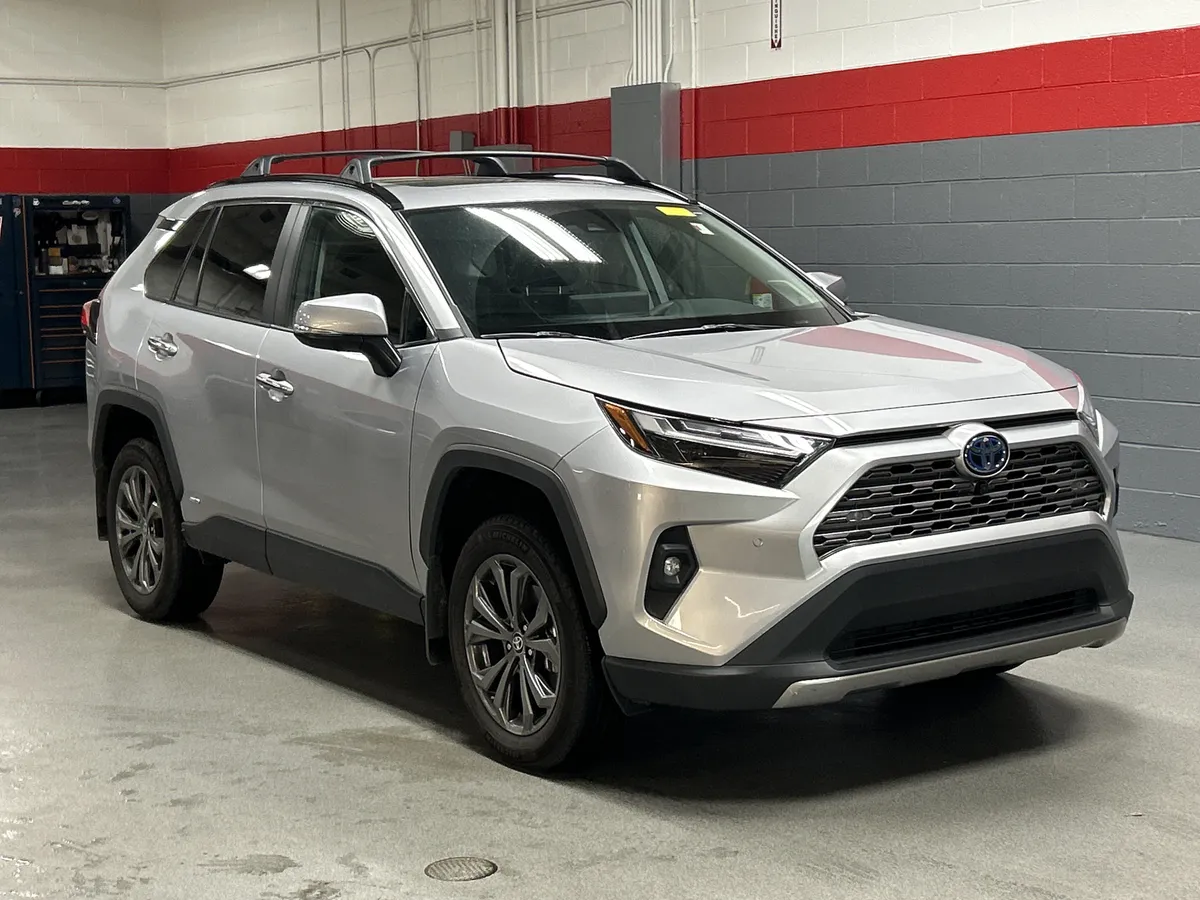 2024 Toyota RAV4 Hybrid Hybrid Limited thumbnail 2
