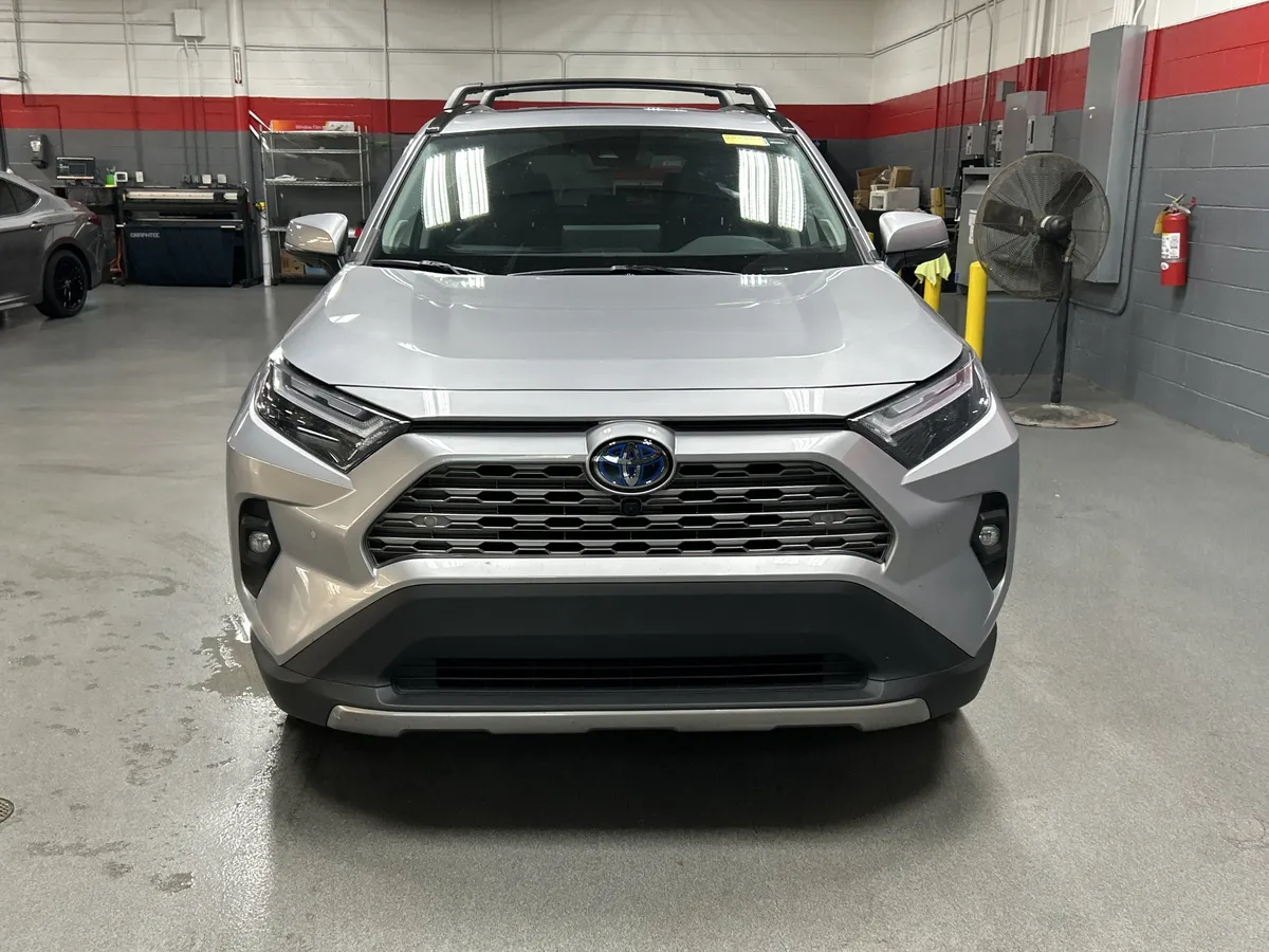 2024 Toyota RAV4 Hybrid Hybrid Limited thumbnail 3