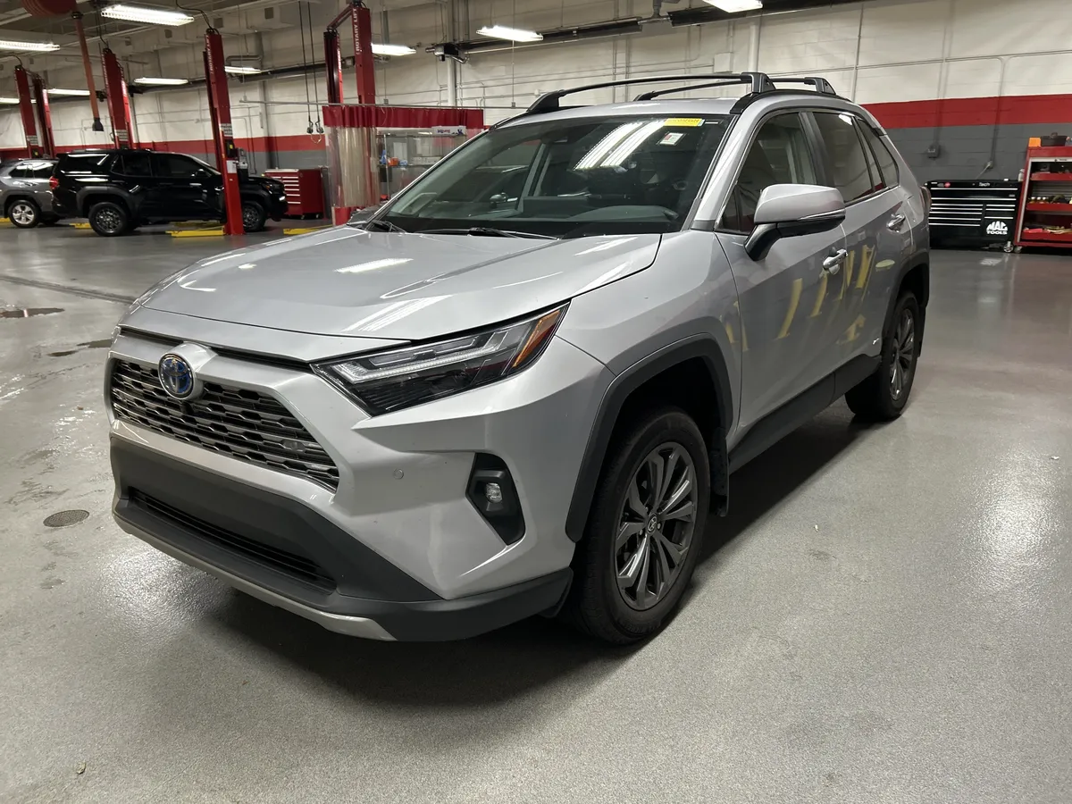 2024 Toyota RAV4 Hybrid Hybrid Limited thumbnail 5