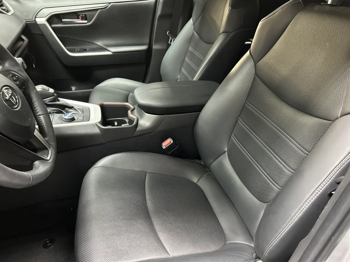 2024 Toyota RAV4 Hybrid Hybrid Limited thumbnail 6