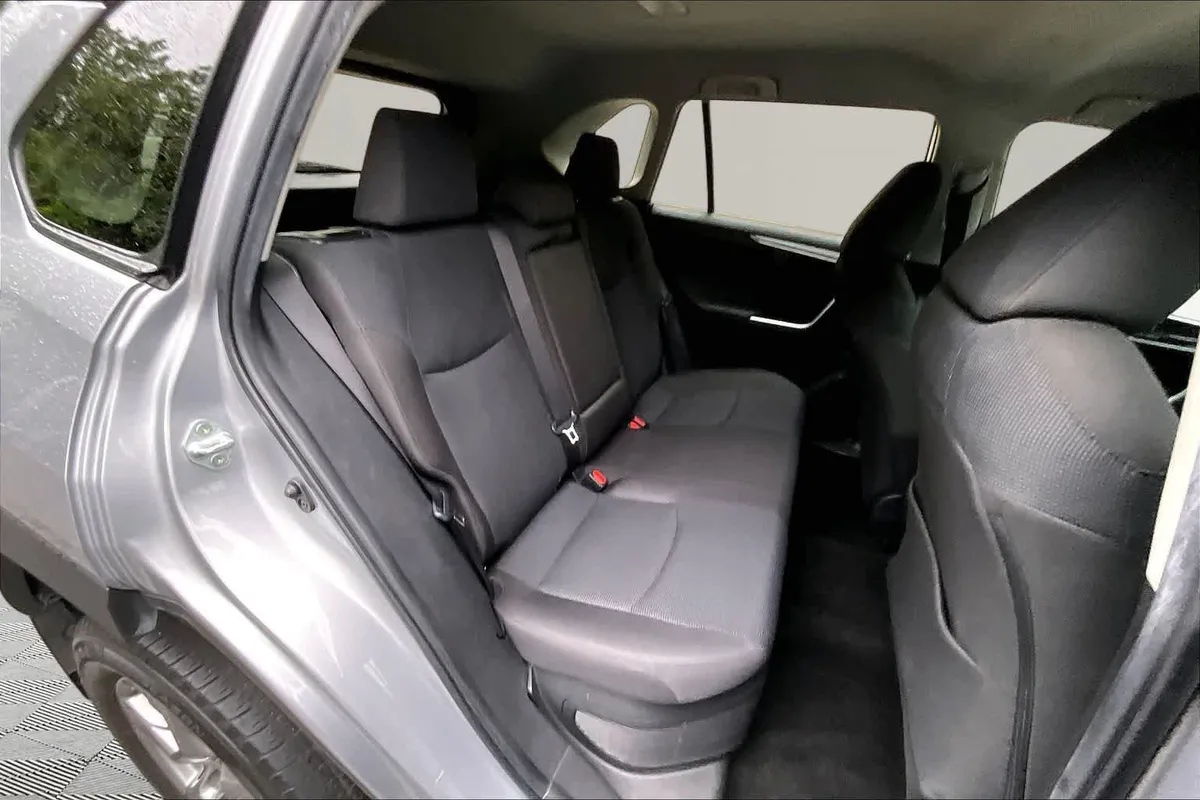 2024 Toyota RAV4 Hybrid LE thumbnail 20