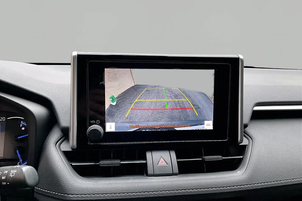 2024 Toyota RAV4 Hybrid LE thumbnail 27