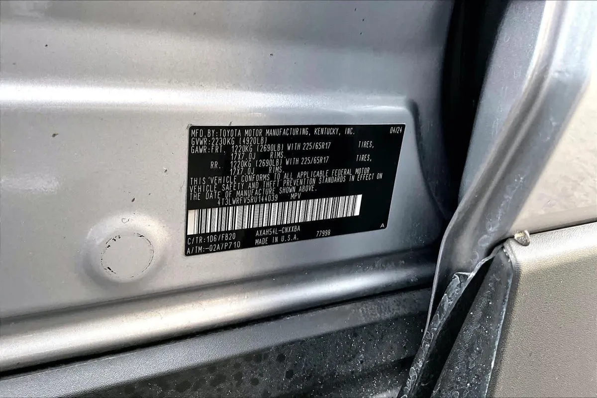 2024 Toyota RAV4 Hybrid LE thumbnail 34