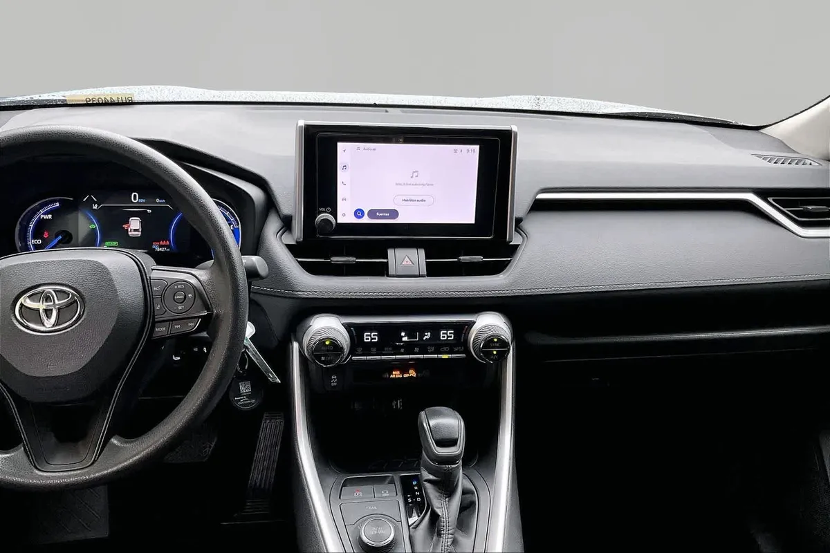 2024 Toyota RAV4 Hybrid LE thumbnail 7
