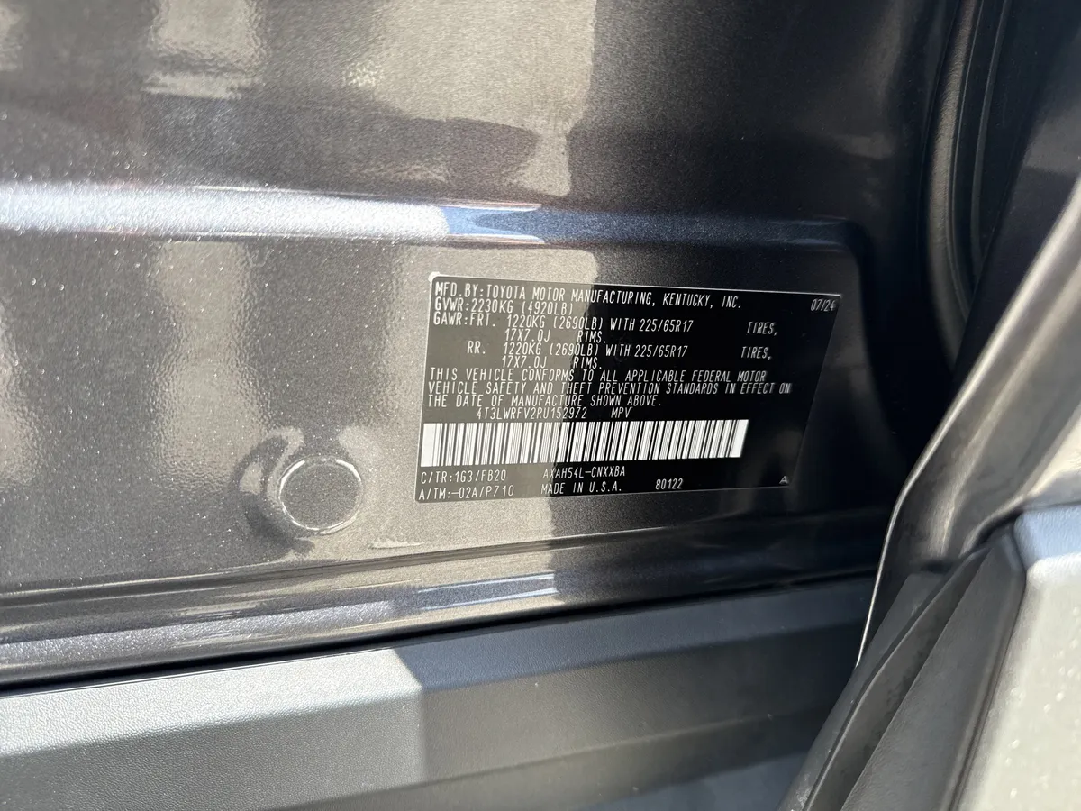 2024 Toyota RAV4 Hybrid LE thumbnail 31