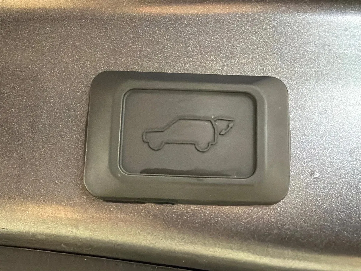 2024 Toyota RAV4 Hybrid Limited thumbnail 20