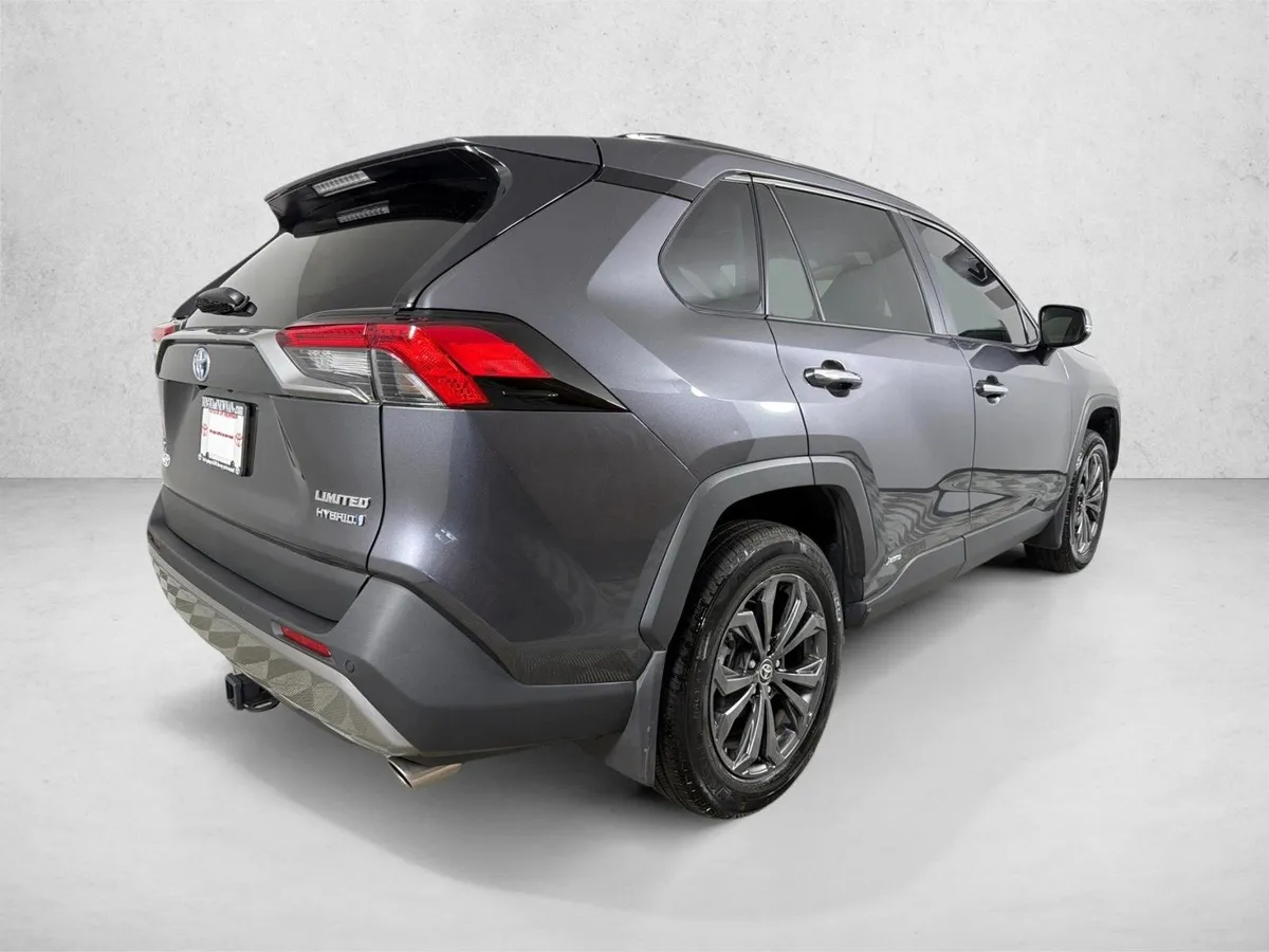 2024 Toyota RAV4 Hybrid Limited thumbnail 4