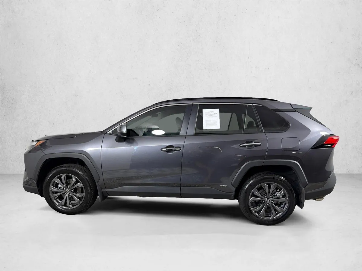 2024 Toyota RAV4 Hybrid Limited thumbnail 7