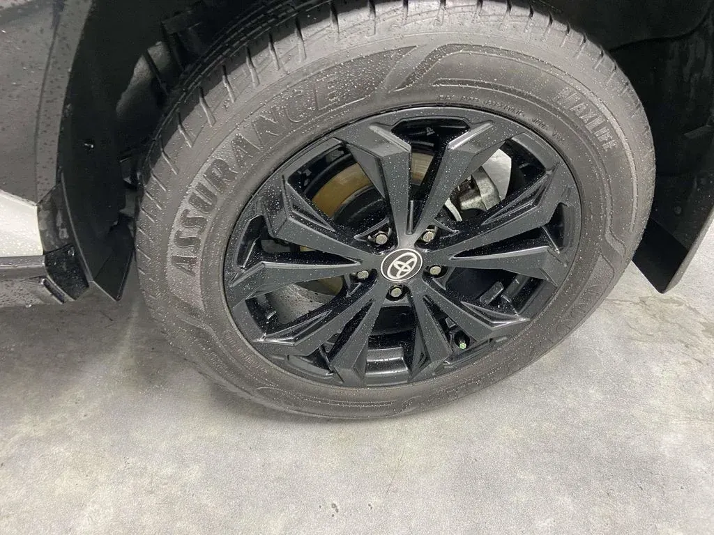 2024 Toyota RAV4 Hybrid SE thumbnail 5