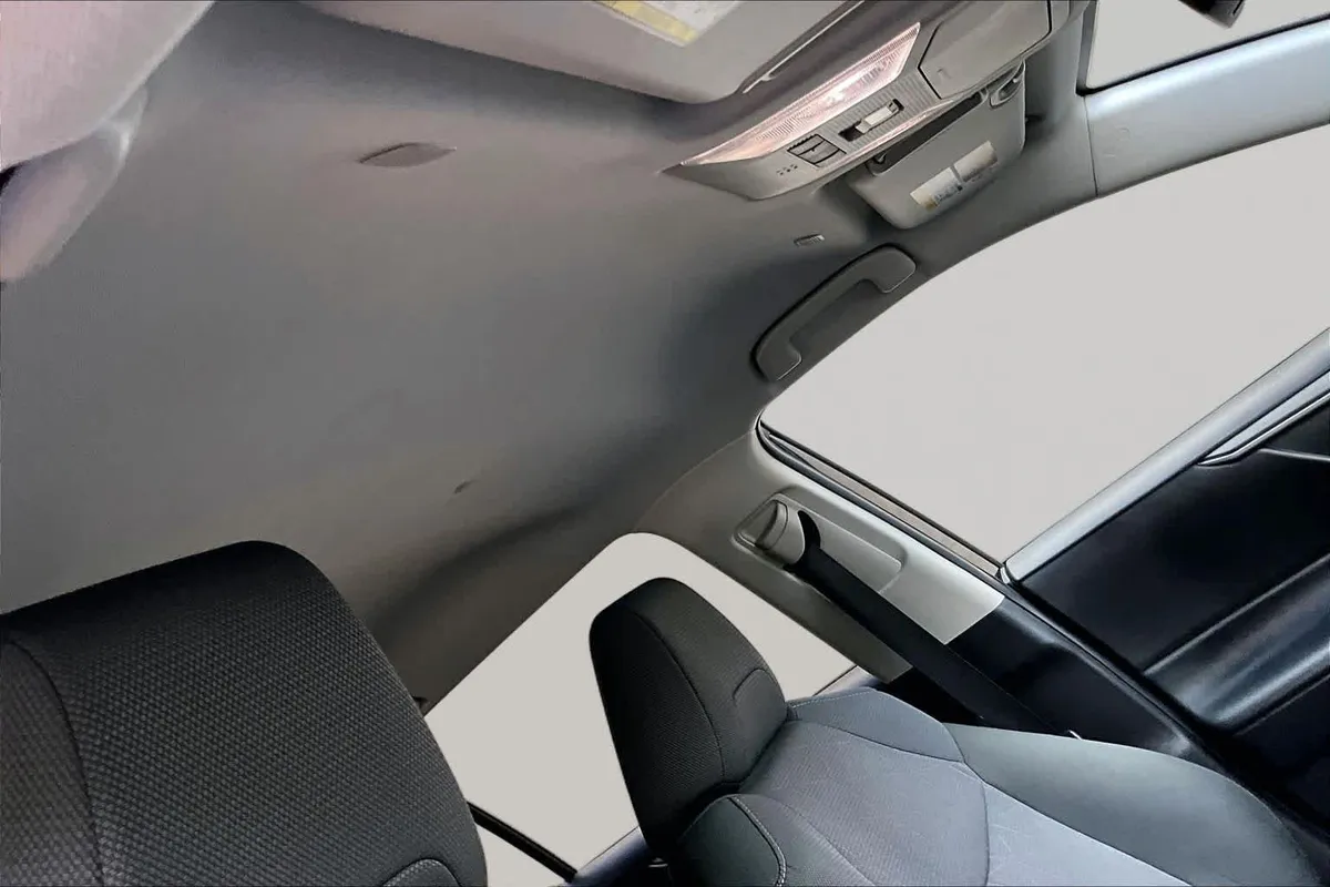 2024 Toyota RAV4 Hybrid XLE thumbnail 14