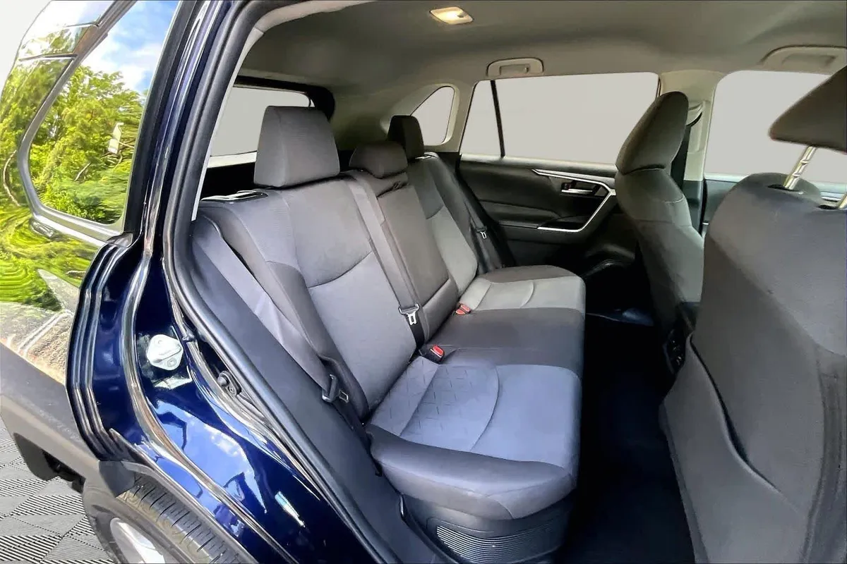 2024 Toyota RAV4 Hybrid XLE thumbnail 20