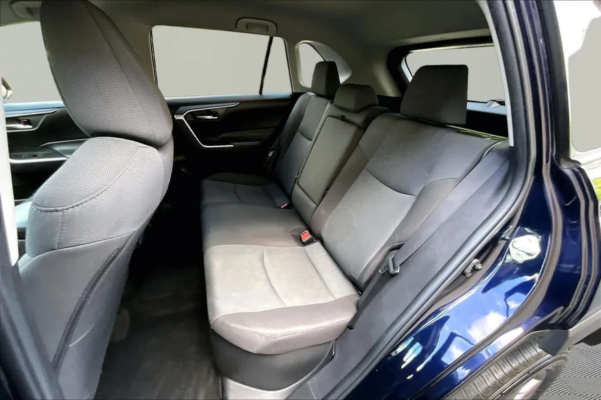 2024 Toyota RAV4 Hybrid XLE thumbnail 21