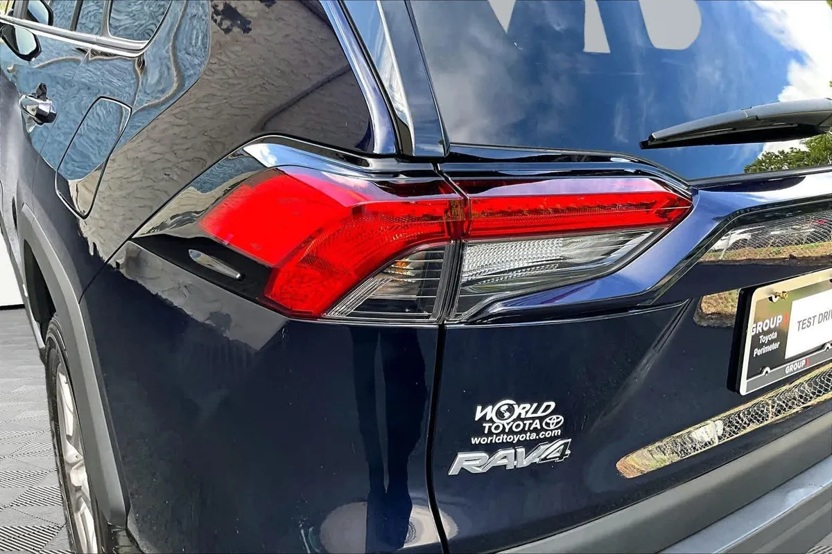 2024 Toyota RAV4 Hybrid XLE thumbnail 29