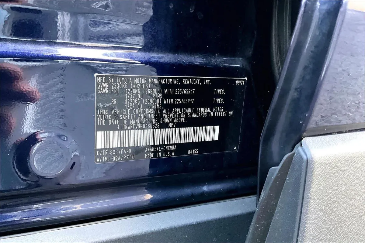 2024 Toyota RAV4 Hybrid XLE thumbnail 34