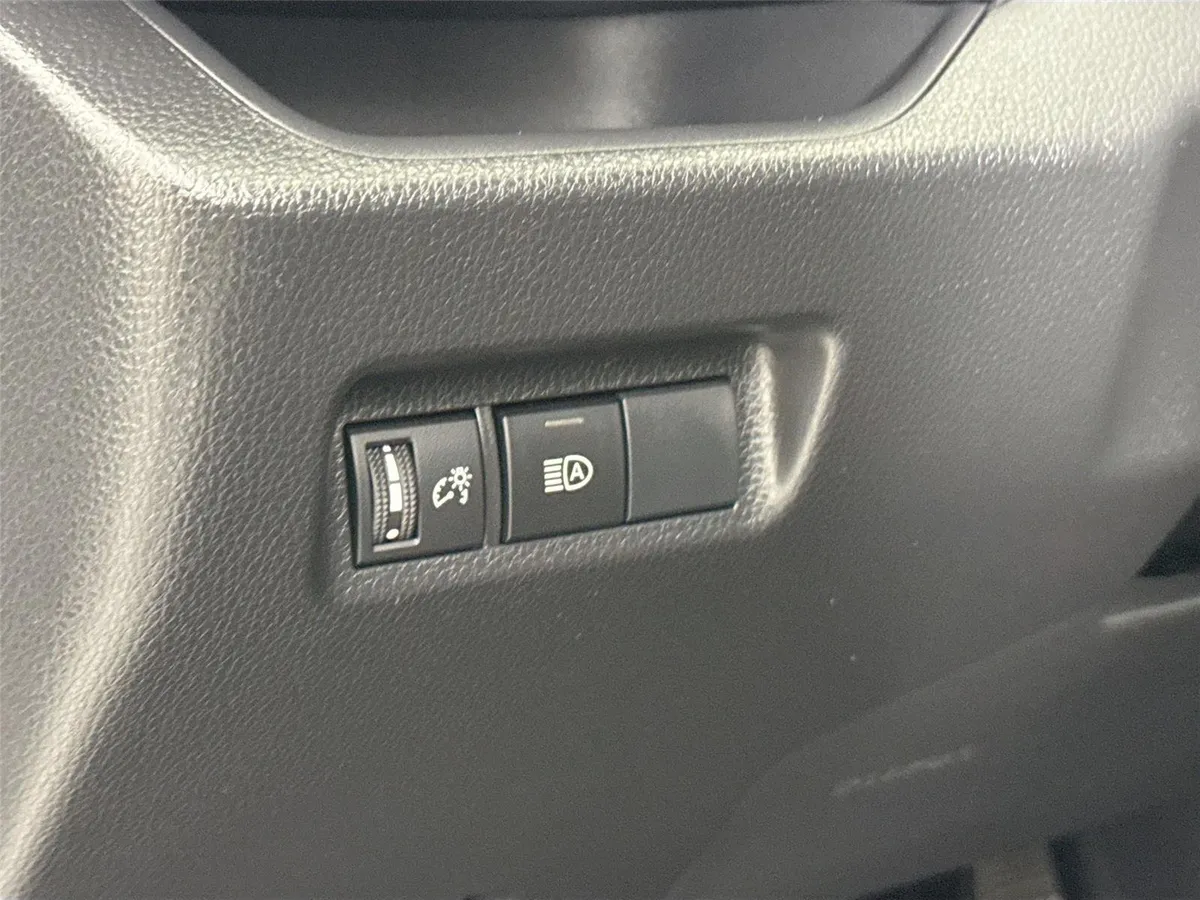 2024 Toyota RAV4 Hybrid XLE thumbnail 14