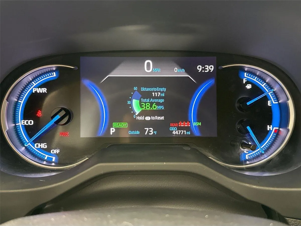 2024 Toyota RAV4 Hybrid XLE thumbnail 18